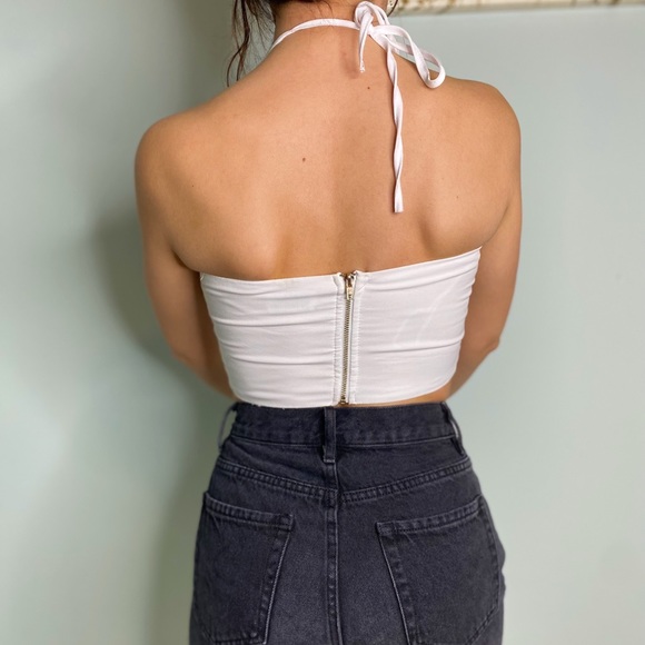 LF Cut Out Cropped Halter - Picture 4 of 8